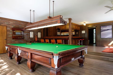 Brookfield Retreat - Large Holiday Home / Group Accommodation - QLD Tourism 0