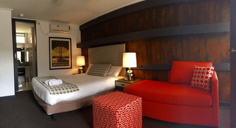 Brougham Arms Hotel - QLD Tourism 1