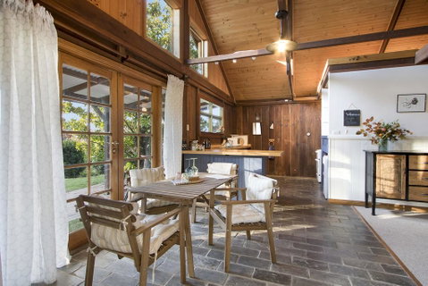 BROWNS COTTAGE - Queensland Tourism 2
