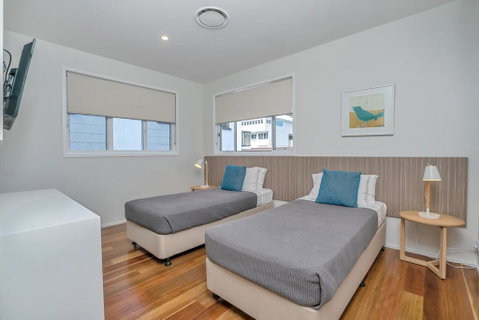 Bujerum Apartments On Burleigh - QLD Tourism 3