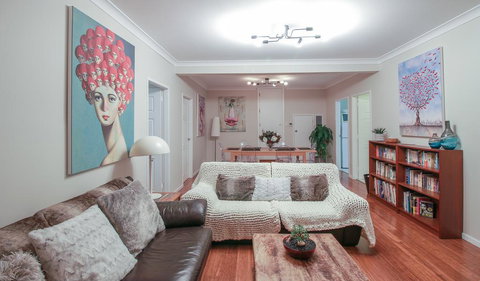 Bundeena Base Holiday Home - QLD Tourism 1