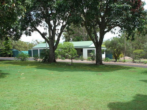 Bungadoo Country Cottage - QLD Tourism 0