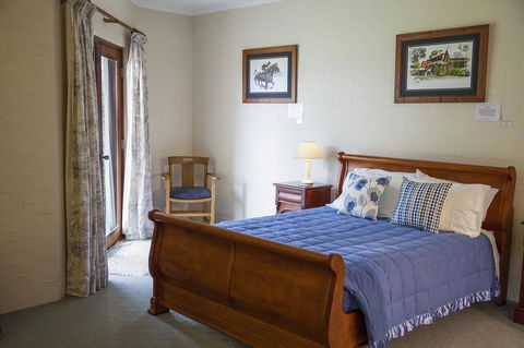 Burncroft Guesthouse - Queensland Tourism 3