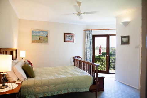 Burncroft Guesthouse - Queensland Tourism 1