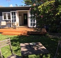Burrill Lakeview Cottage - QLD Tourism