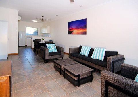Cable Beach Apartments - Queensland Tourism 2