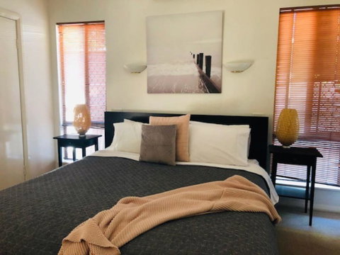Cable Beach Retreat - Queensland Tourism 0