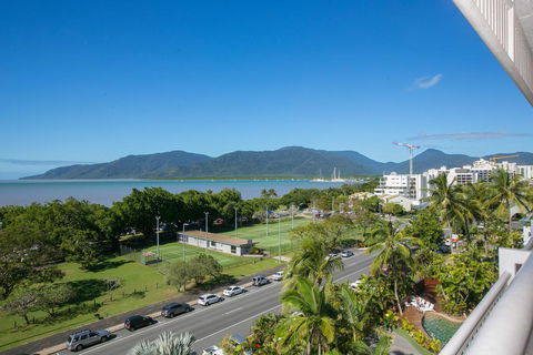 Cairns Luxury Seafront Apartment - QLD Tourism 1
