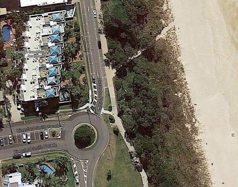 Camargue Beachfront Apartments - QLD Tourism 0