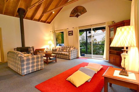 Camellia Lodge - Queensland Tourism 2