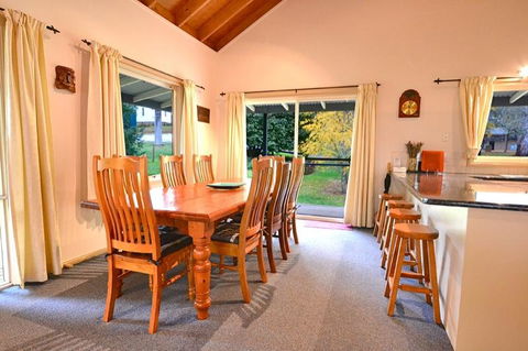 Camellia Lodge - Queensland Tourism 0