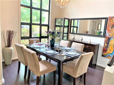Campbelltown Most Sought After Park Central Home - QLD Tourism 2