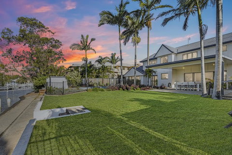 CANAL HOME NEAR MOOLOOLABA - QLD Tourism 0