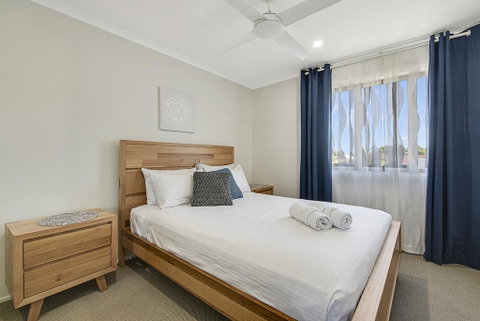 CANAL HOME NEAR MOOLOOLABA - QLD Tourism 2