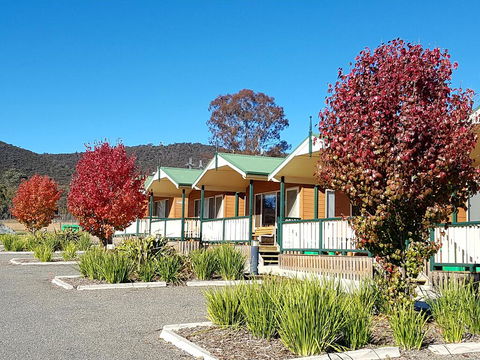 Canberra Carotel Motel - Queensland Tourism 0