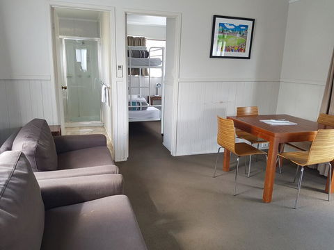 Canberra Carotel Motel - Queensland Tourism 3