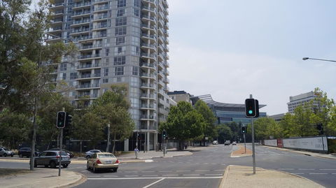 Canberra CBD Metropolitan - Queensland Tourism 3