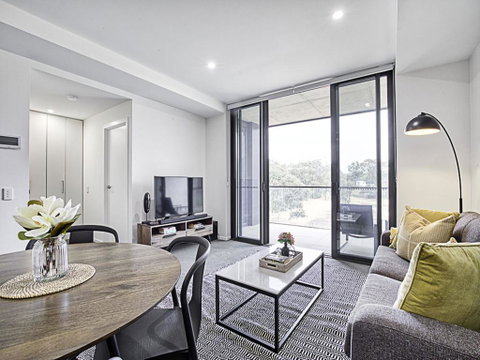 CANBERRA CHIC-hosted By:L'Abode Accommodation - QLD Tourism 2