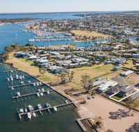 Captains Hideaway - Jetty Berth and Pet Friendly - QLD Tourism