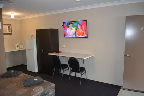 Carmila Sands Motel - Queensland Tourism 0