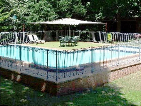 Casbak Alpine Units - Queensland Tourism 2