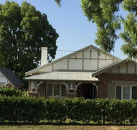 Casey Street Cottage Suite - QLD Tourism