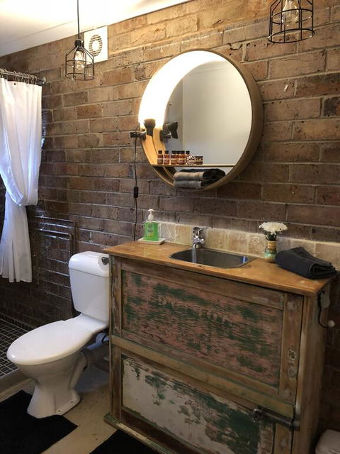 Casey Street Studio - QLD Tourism 1