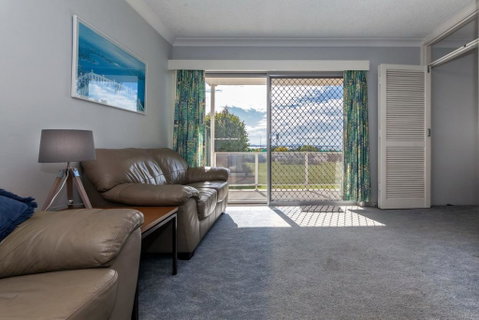 Castaways, Unit 1/17 Shoal Bay Road - QLD Tourism 2