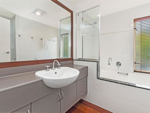 CASTWOOD VILLA No. 1 - Queensland Tourism 3