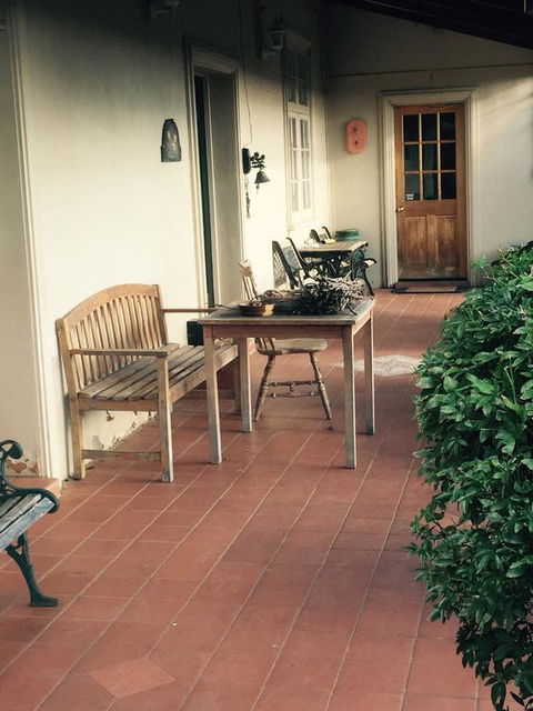 Catania Cottage & Farmhouse - QLD Tourism 3