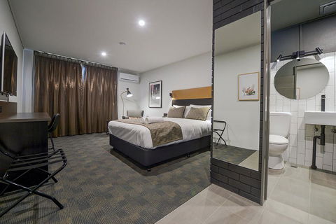 CBD Motor Inn - QLD Tourism 0