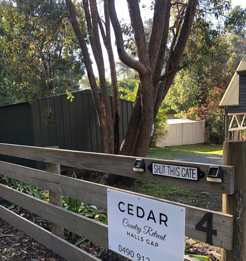 Cedar Country Retreat - Queensland Tourism 3