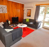 Cedar Holiday Units - Apartment 4 - Queensland Tourism
