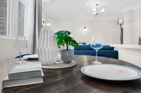 Central Apartment With Spacious Living And Dining - QLD Tourism 1