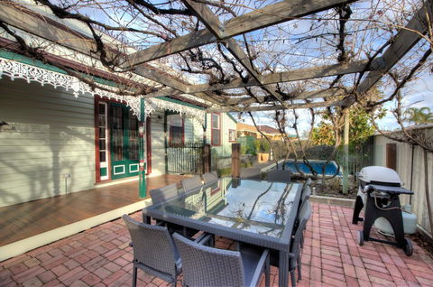 Central Charm - Queensland Tourism 0