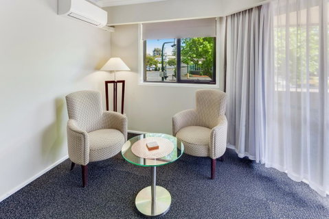 Central Deborah Motel - QLD Tourism 1