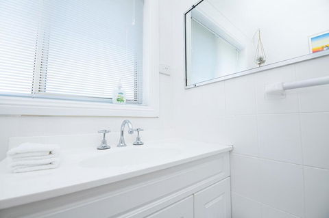 Central March 2 Bed, Walk Everywhere - QLD Tourism 1