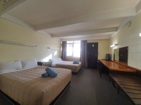 Charles Sturt Motor Inn - QLD Tourism 1