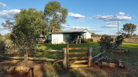 Charleville Bush Cottage - QLD Tourism 0