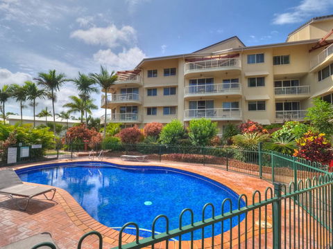 Charlton Apartments On The Esplanade - Queensland Tourism 0