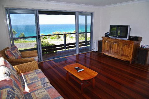 Charm Cottage, 58 Skyline Crescent - QLD Tourism 3