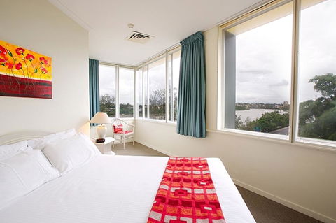 Chasely Apartment Hotel - QLD Tourism 1
