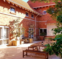 Chateau Cottesloe by the beach - Queensland Tourism