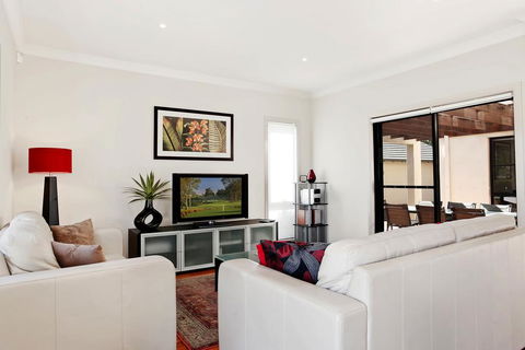 Chateau Shiraz - Queensland Tourism 2