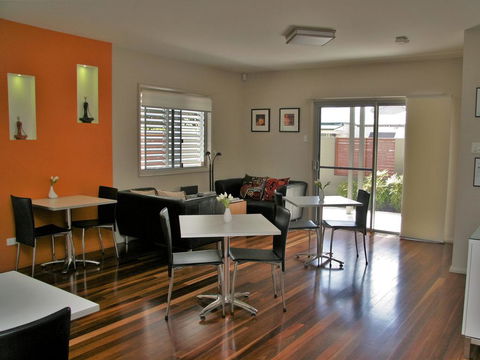 Chaucer Palms Boutique B&B - QLD Tourism 2