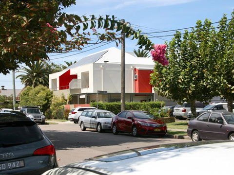 Chaucer Palms Boutique B&B - QLD Tourism 1