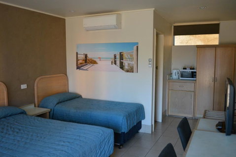 Chelsea Motor Inn - QLD Tourism 2