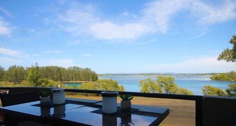 CHILL-OUT LAKESIDE @ FORSTER - QLD Tourism 0