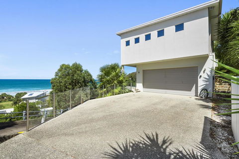 Cinque Terre Beach House - Queensland Tourism 1