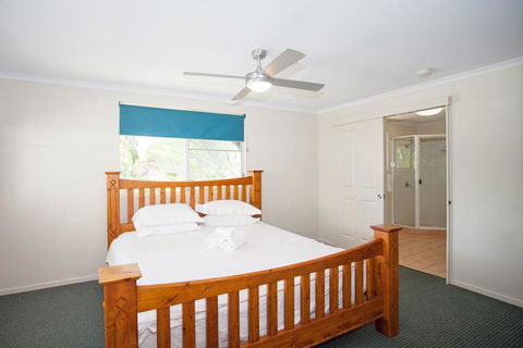 City Beach Holiday House - Queensland Tourism 3